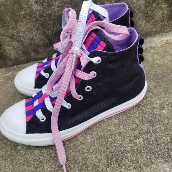 Converse - Picture 2 of 8